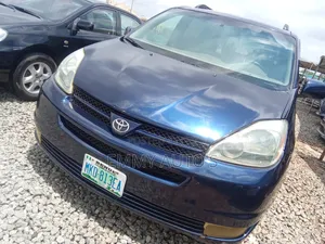 Toyota Sienna 2005 Blue