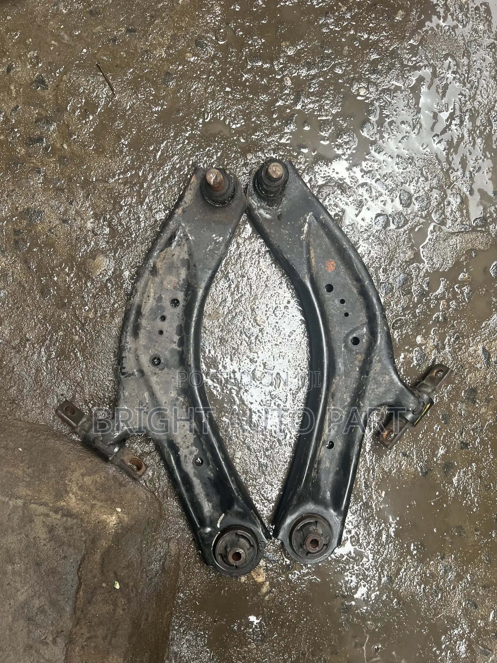 Front Low Arm Nissan Rogue 2015 Model