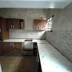 6bdrm Duplex in Hoshen Estate, Alakia for rent
