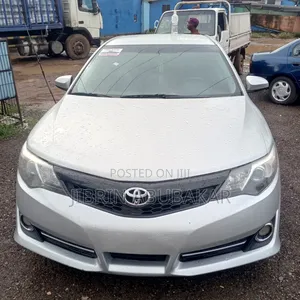 Toyota Camry 2014 Silver