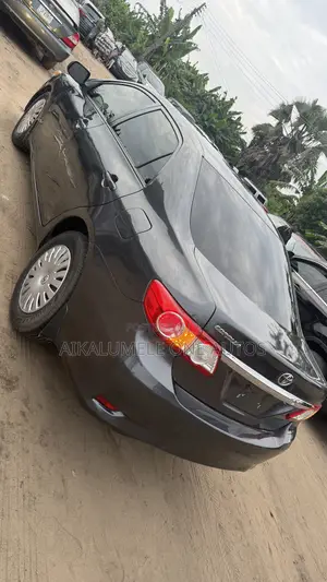 Toyota Corolla LE 4dr Sedan (1.8L 4cyl 4A) 2012 Gray