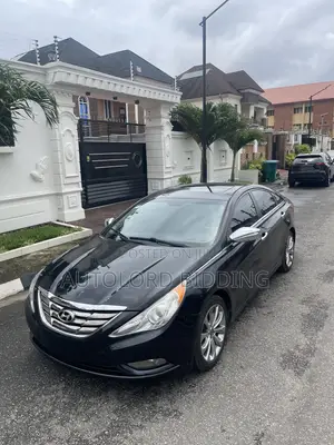 Hyundai Sonata SE 2.0T Sedan FWD (2.0L 4cyl 6A) 2013 Black
