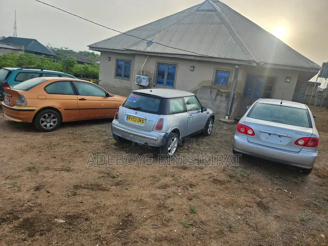 Mini Cooper Base 2003 Silver