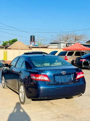 Toyota Camry LE 4dr Sedan (2.5L 4cyl 6AM) 2010 Gold