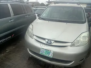 Toyota Sienna 2007 Gold