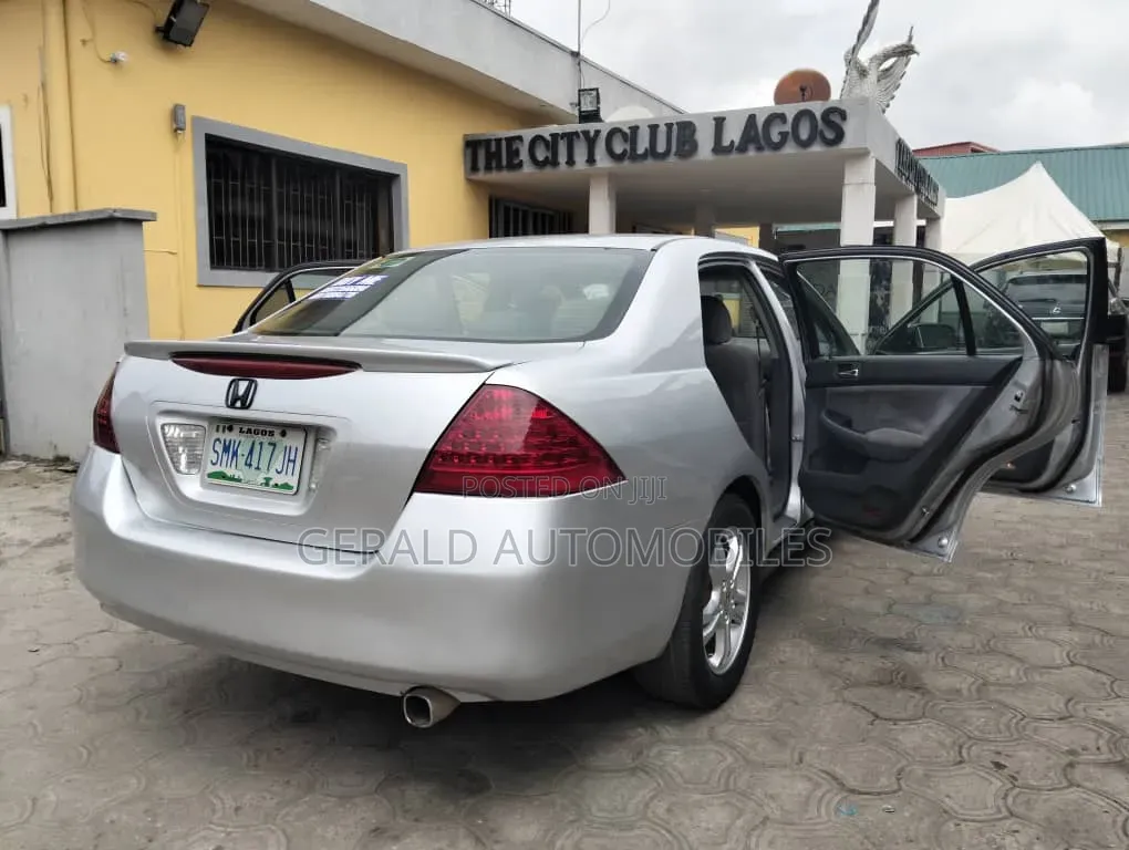 Honda Accord 2007 Silver