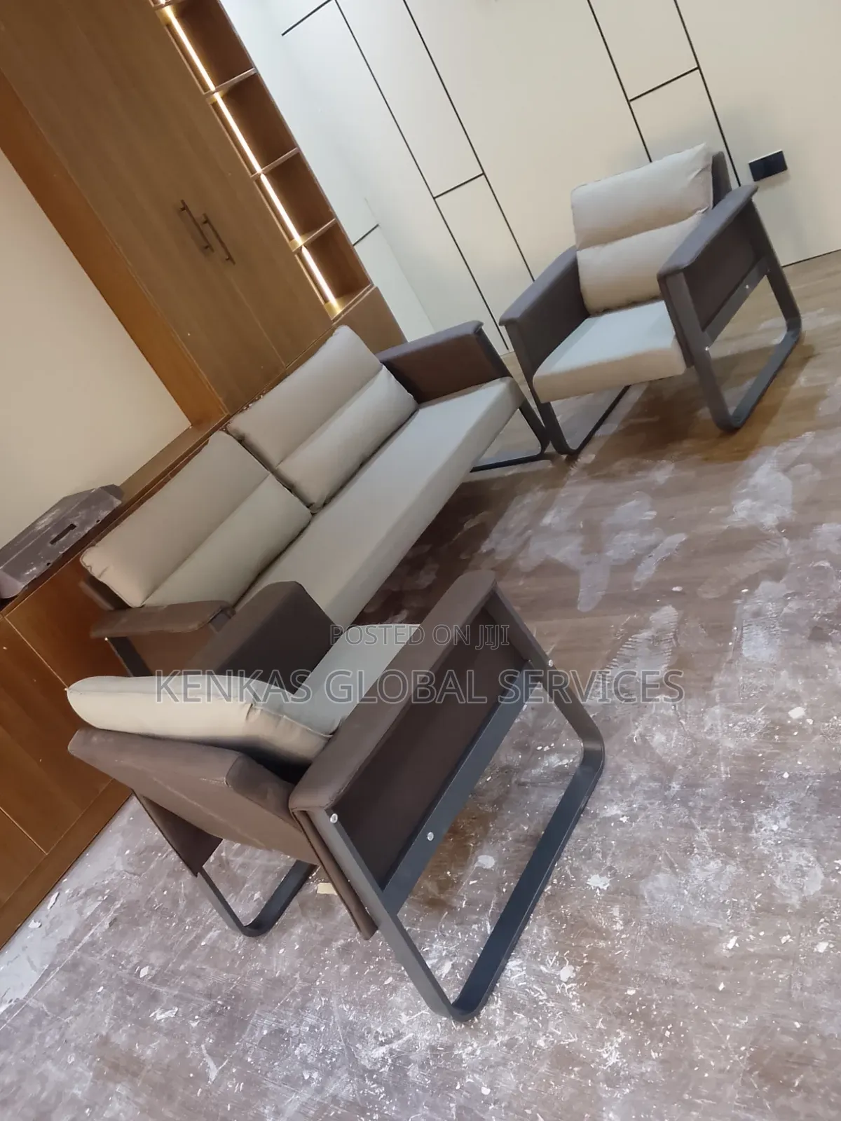Office Mini Sofa Suitable for Your Office Space