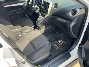 Toyota Matrix 2010 White
