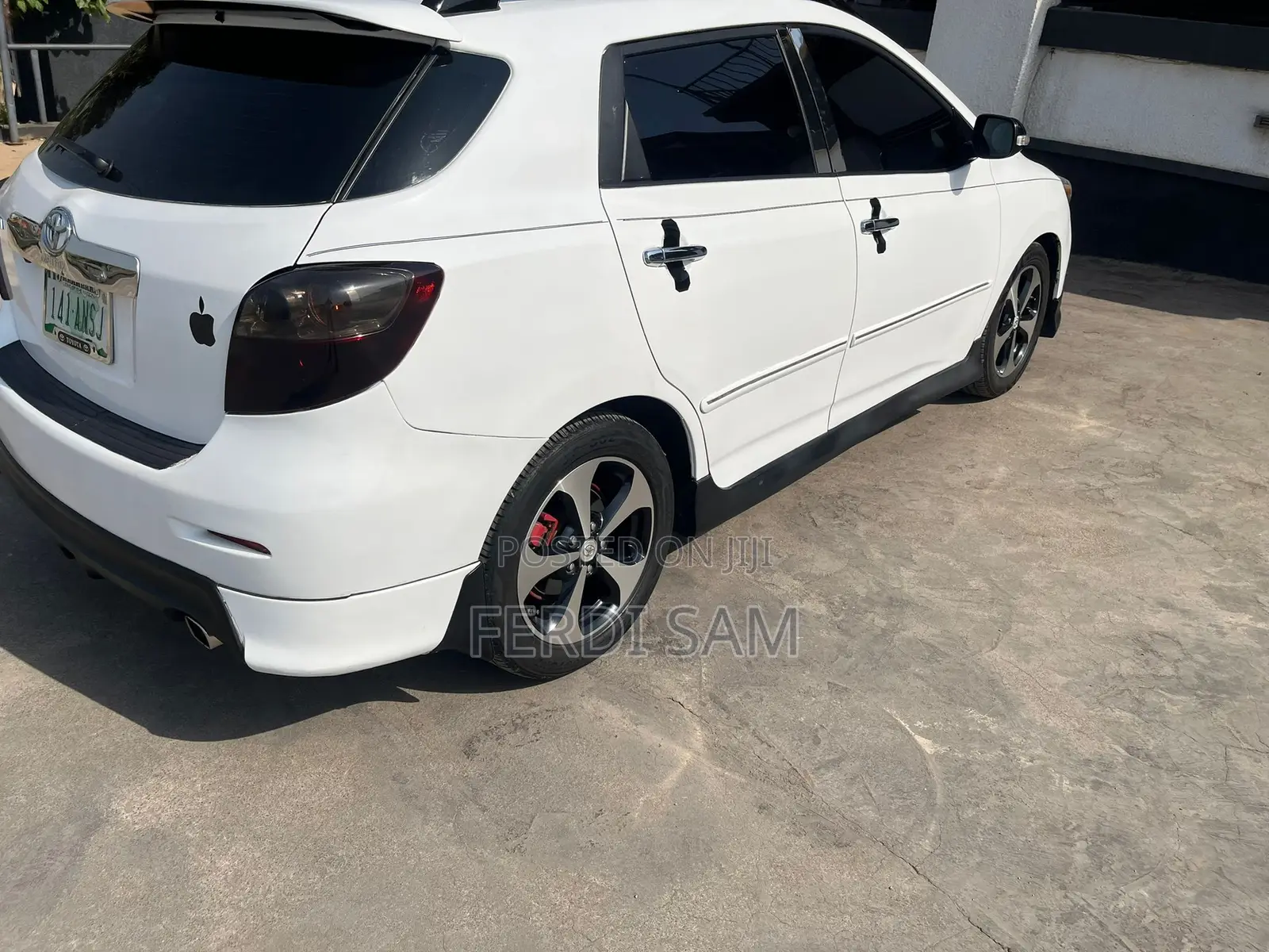 Toyota Matrix 2010 White