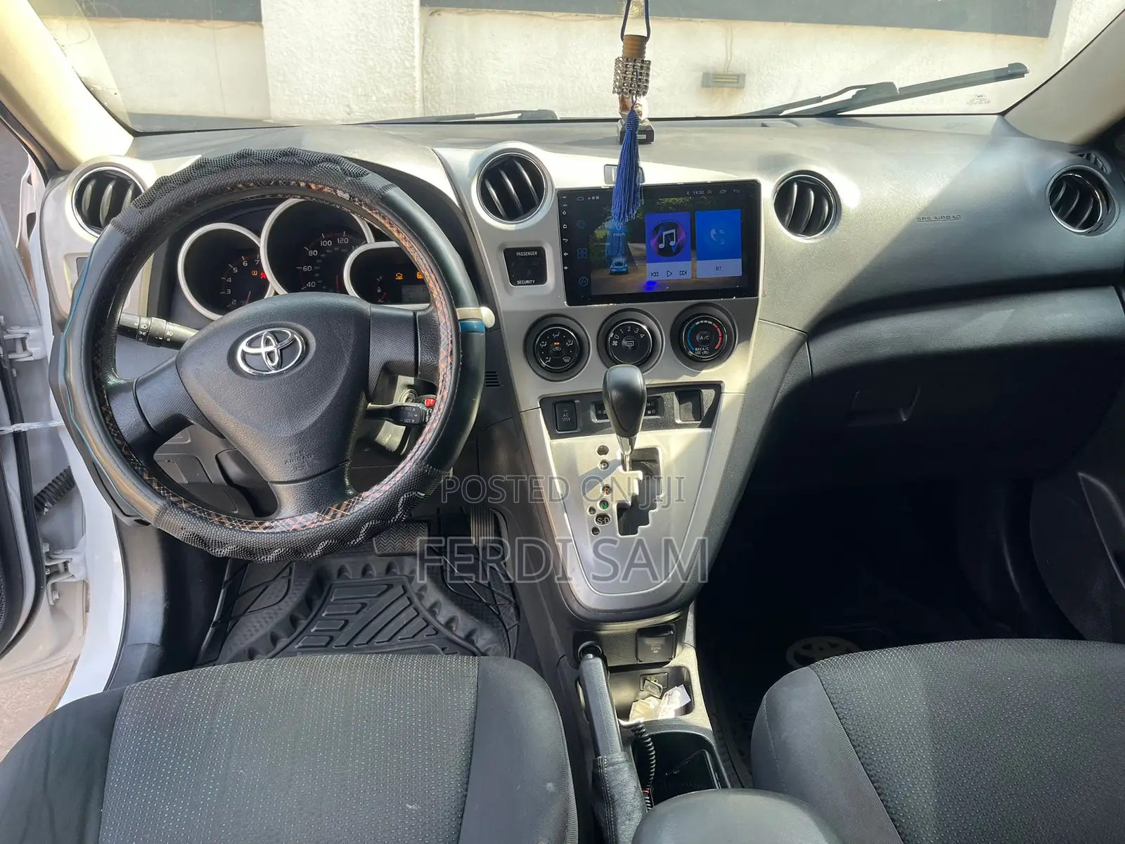 Toyota Matrix 2010 White