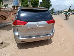 Toyota Sienna 2012 Gray