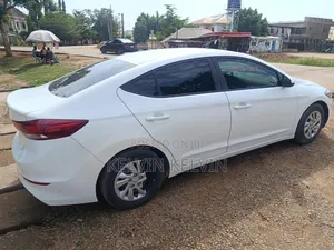 Hyundai Elantra 2017 White