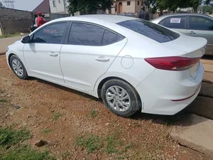 Hyundai Elantra 2017 White