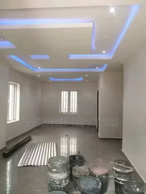 2bdrm Block of Flats in Shelter Afrique, Uyo for rent