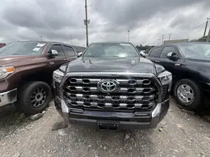 Toyota Tundra Platinum 2022 Black