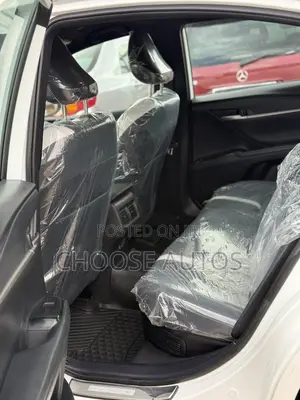 Toyota Camry SE 2026 White