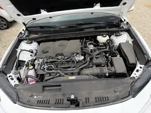 Toyota Camry SE 2026 White