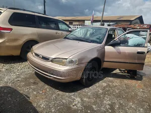 Toyota Corolla X 1.3 Automatic 2000 Gold