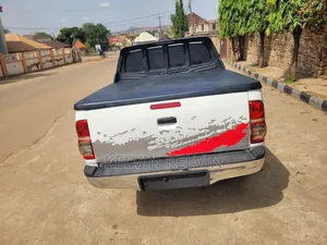 Toyota Hilux 2014 White