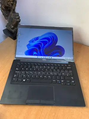 Laptop Dell Latitude 7390 8GB Intel Core i5 SSD 256GB