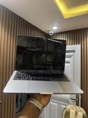 Laptop Apple MacBook Pro 2018 8GB Intel Core i5 SSD 512GB