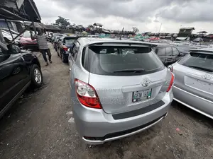 Toyota Matrix S Hatchback AWD (2.4L 4cyl 4A) 2012 Silver