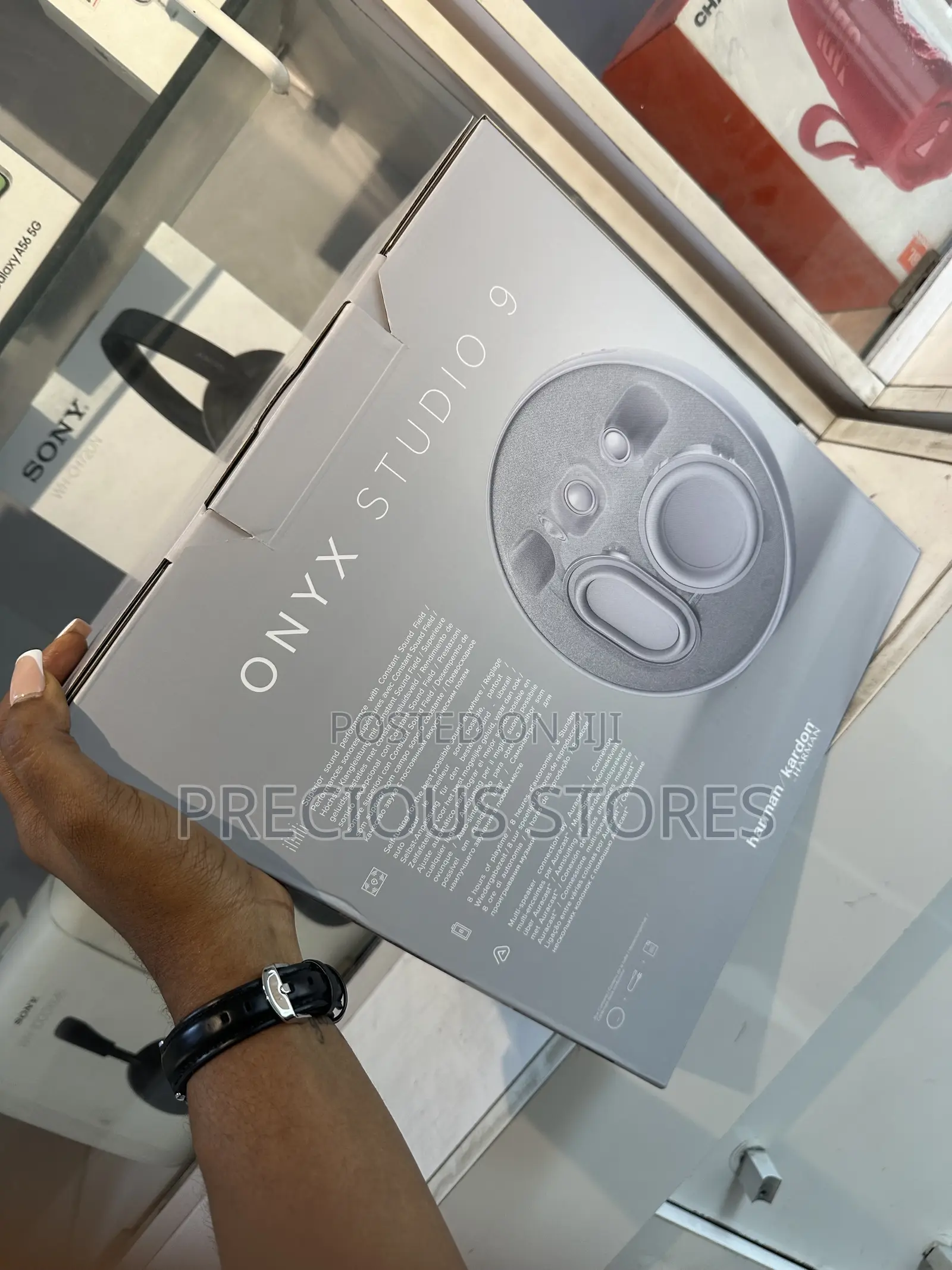 Onyx Studio 9