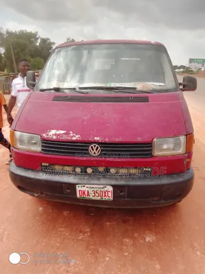 Volkswagen Transporter 2000 Red