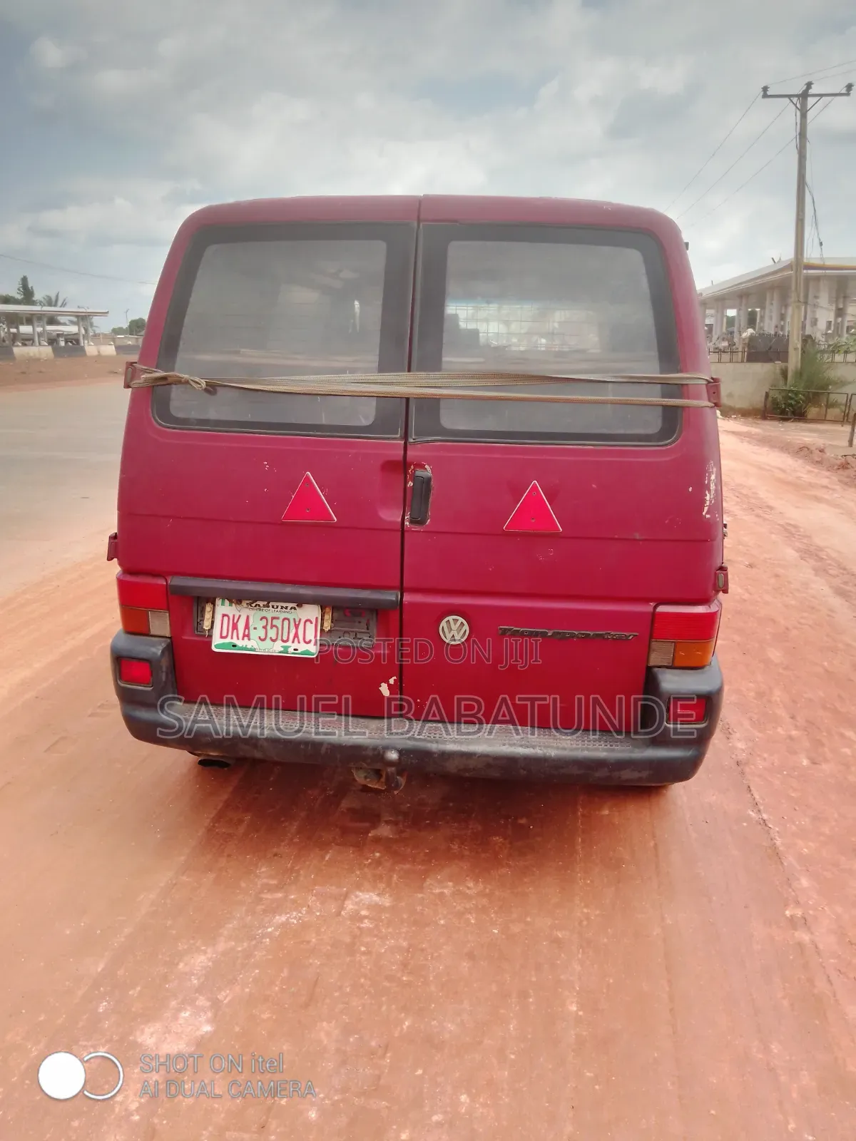 Volkswagen Transporter 2000 Red