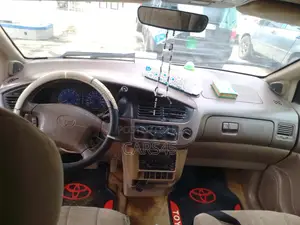 Toyota Sienna 2001 Silver