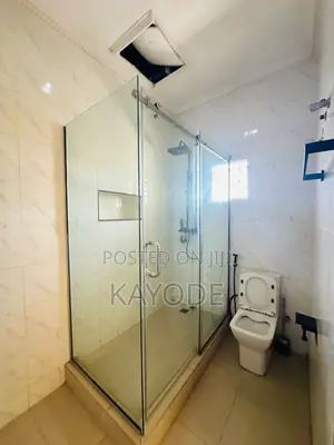 3bdrm Apartment in Lekki Phase 1 for rent