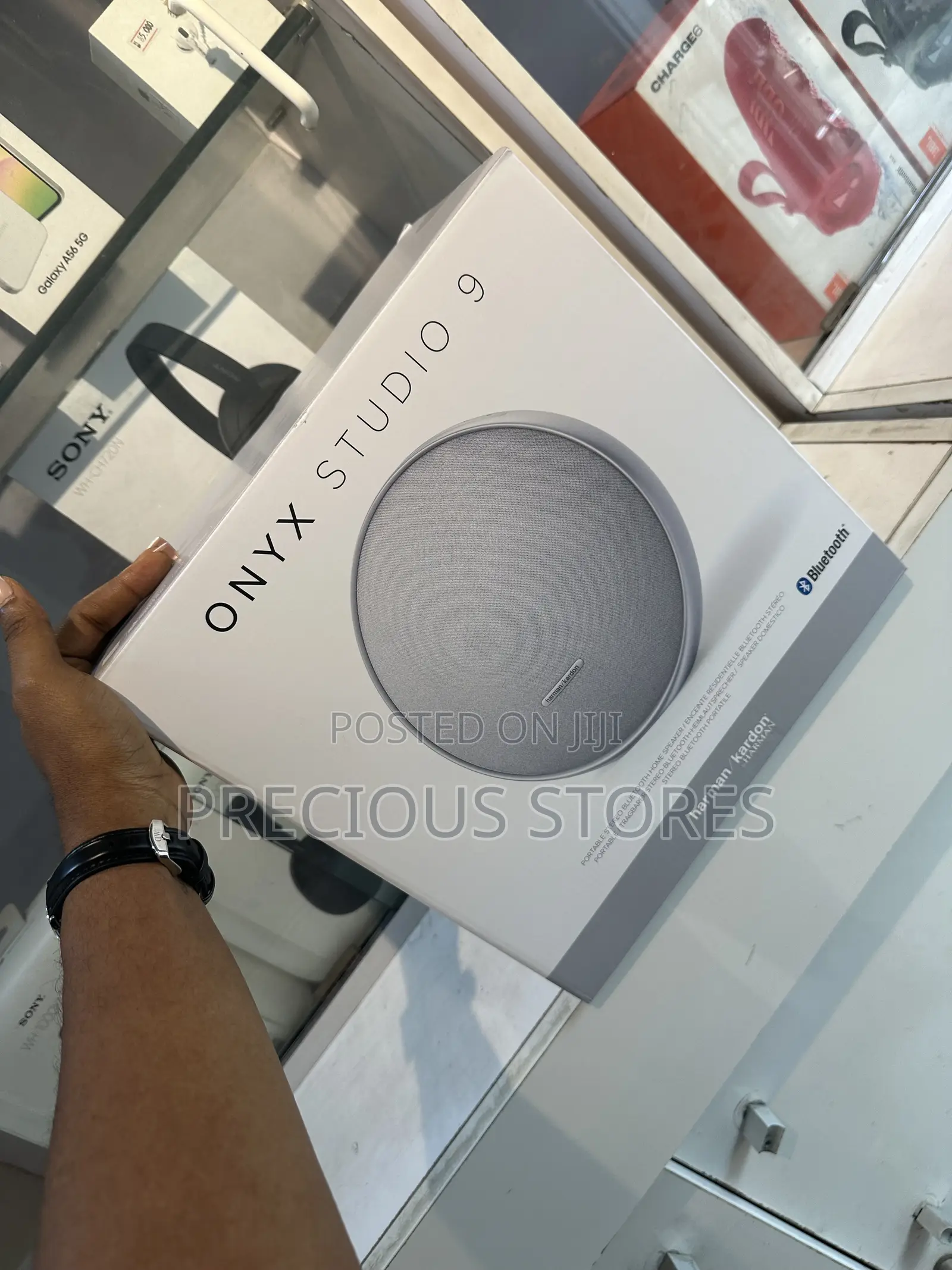 Onyx Studio 9
