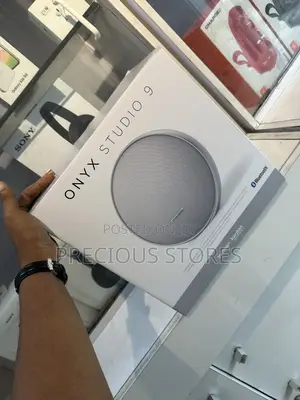 Onyx Studio 9