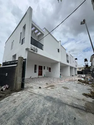 3bdrm Duplex in Thomas Estate for sale