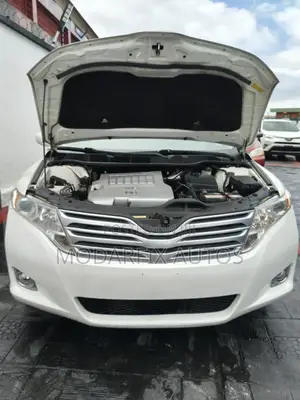 Toyota Venza AWD 2011 White