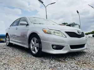 Toyota Camry 2010 Silver