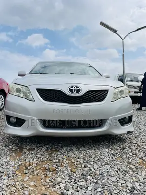 Toyota Camry 2010 Silver