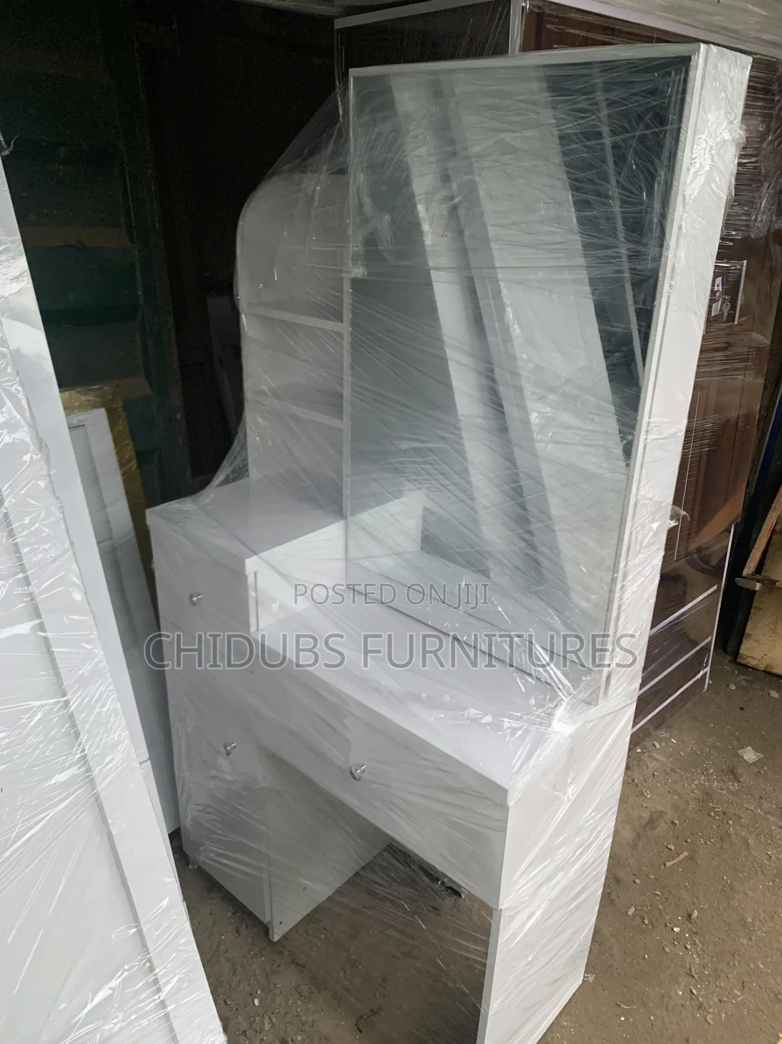 Quality Beautiful and Unique Dressing Table 002