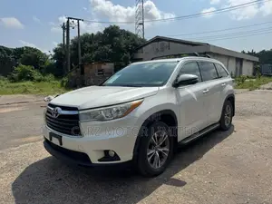 Toyota Highlander LE 4x2 (2.7L 4cyl 6A) 2016 White