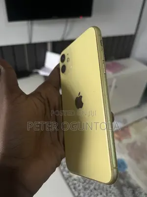 Apple iPhone 11 64 GB Yellow
