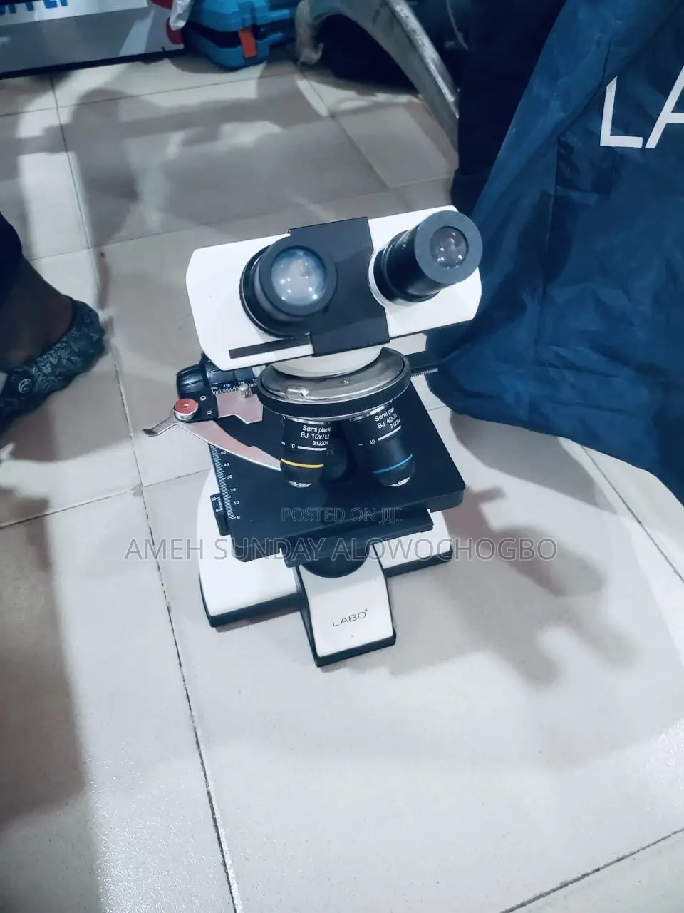 Microscope