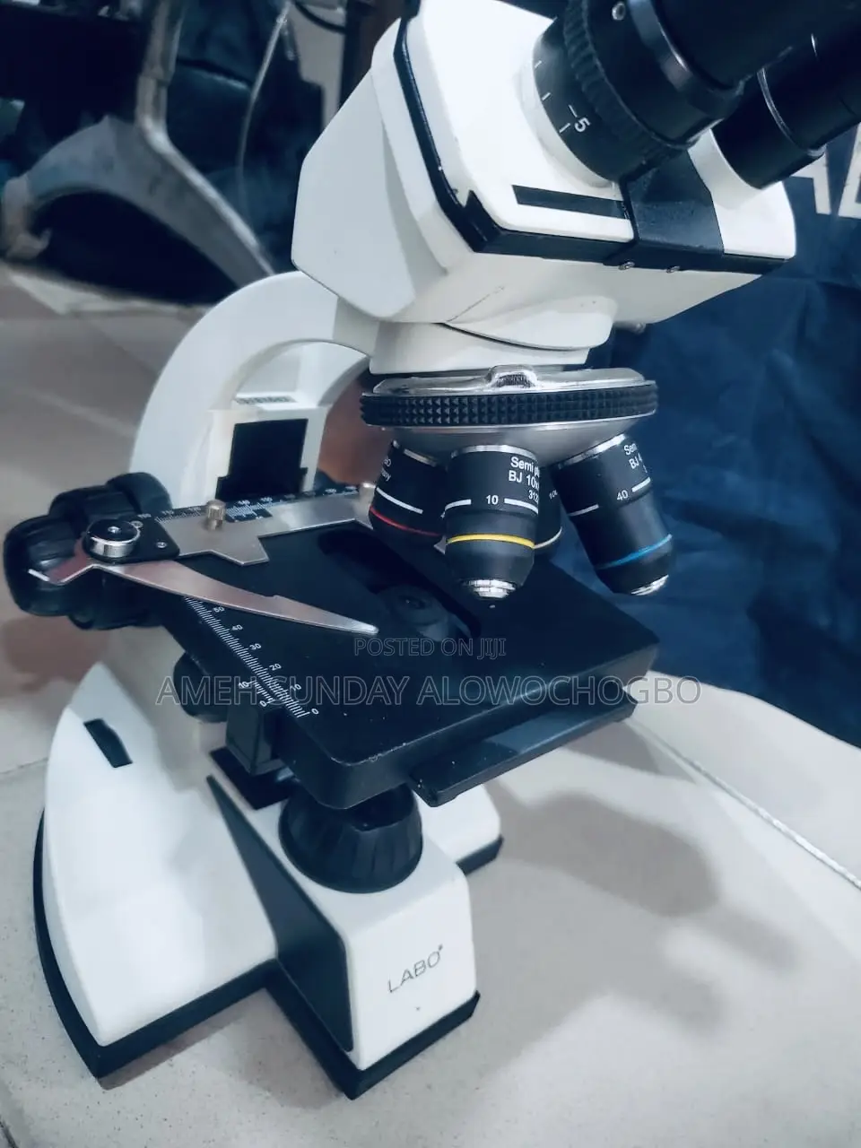 Microscope