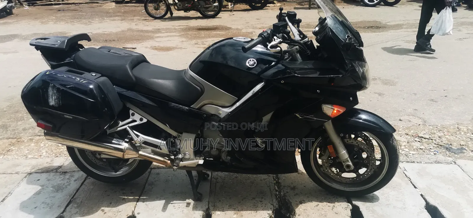 Yamaha 2010 Black