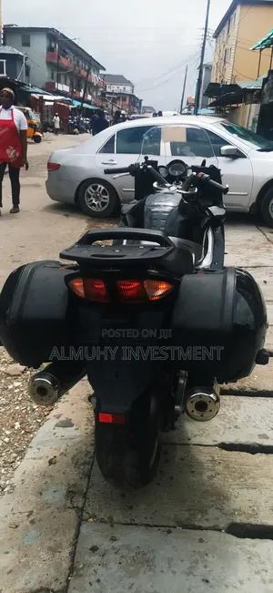 Yamaha 2010 Black