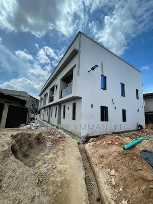 Furnished 3bdrm Duplex in Mende for sale