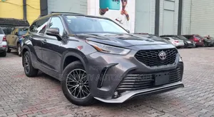 Toyota Highlander 2023 Gray