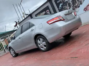 Toyota Camry 2010 Silver