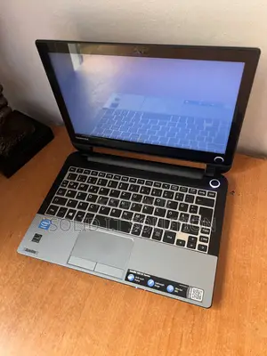 Laptop Toshiba Satellite NB15T 4GB Intel Celeron HDD 500GB