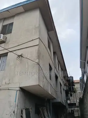 12bdrm House in Cement for sale