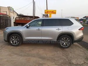 Toyota Grand Highlander 2024 Gray